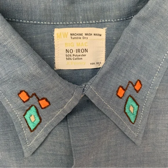 1970s Men's Blue South Western Native Embroidered Chambray Shirt - Picture 3 of 8